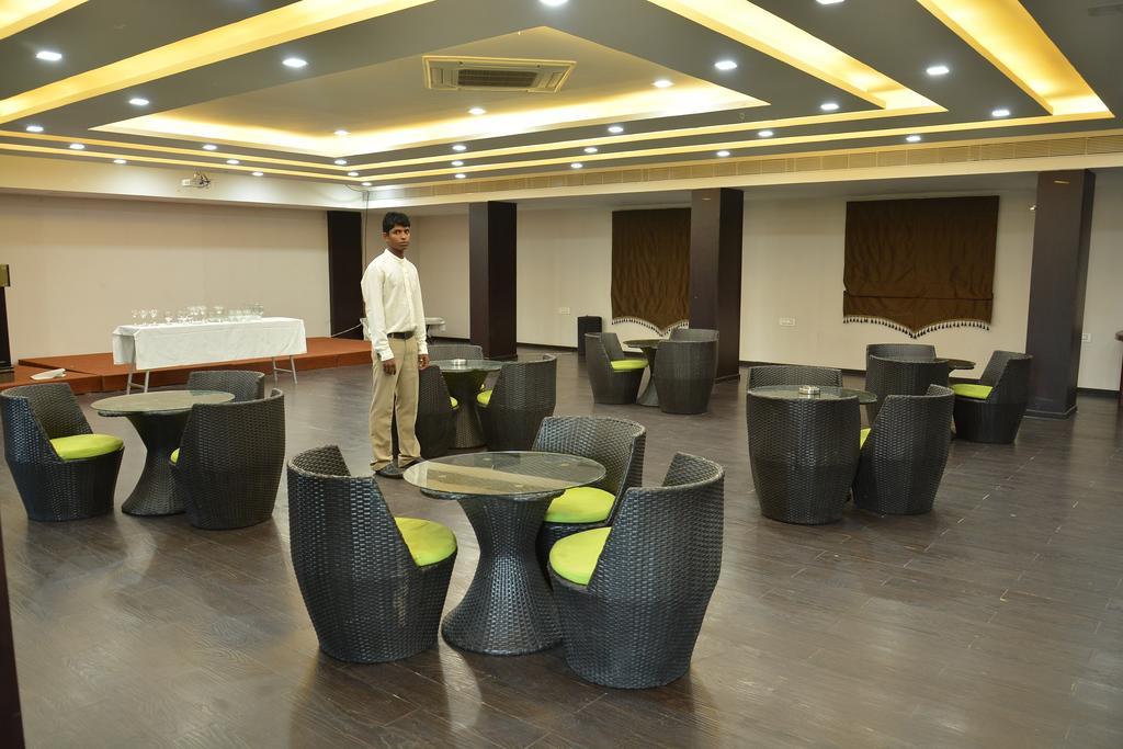 Hotel Palmyra Grand Suite - Тирунелвели Экстерьер фото